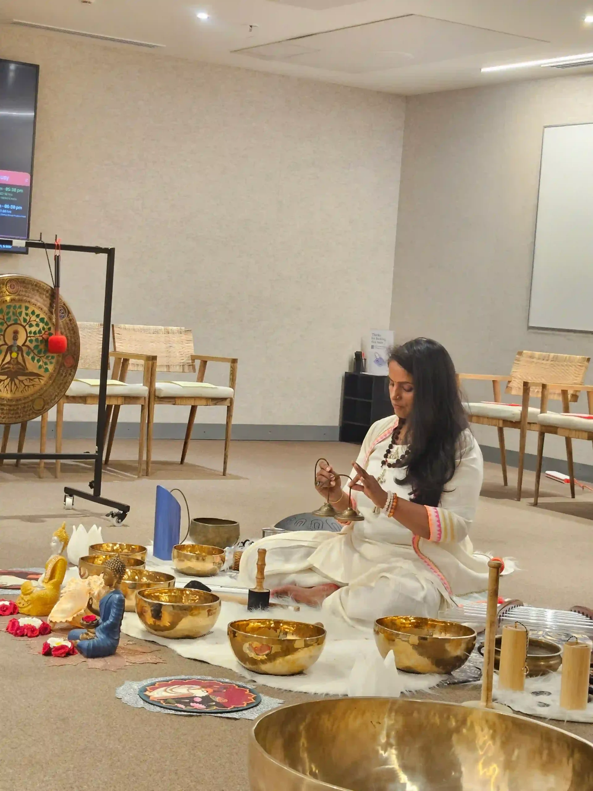 Expert singing bowl therapy session